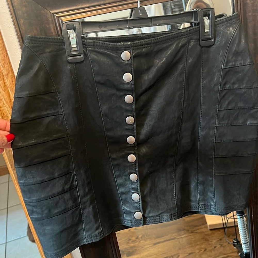 Genuine leather skirt size M